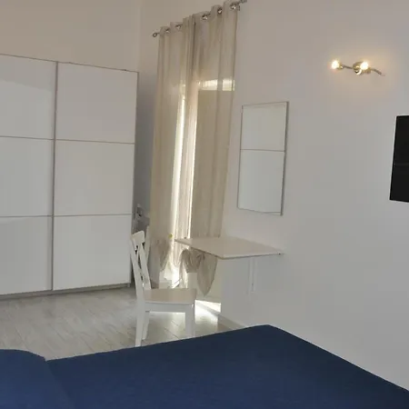 Bed and breakfast Brezza Di Mare 4*