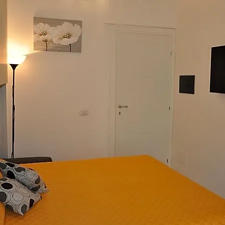 Bed and breakfast Brezza Di Mare 4*