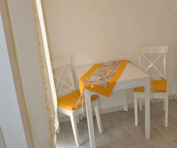 Oda ve Kahvaltı Brezza Di Mare 4*